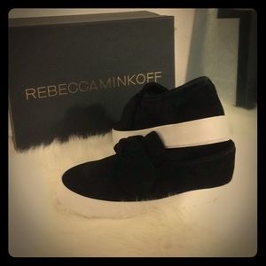 🐣💝2/$20 Rebecca Minkoff Stacey sneakers